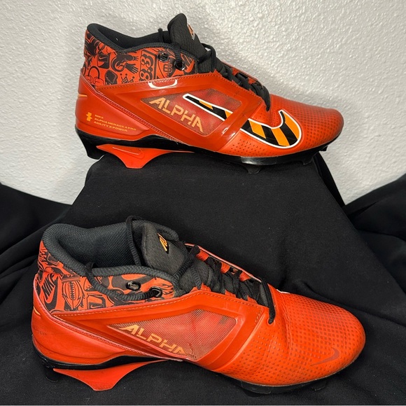 Nike Men's Alpha Menace 4 SE Pro‎ Football Cleats - Picture 2 of 9